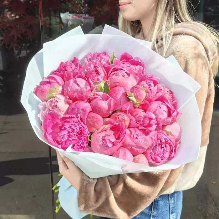 25 пионов